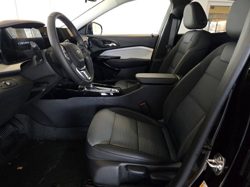 New 2026 Chevrolet Trax LT w/ Driver Confidence Package FWD image 20