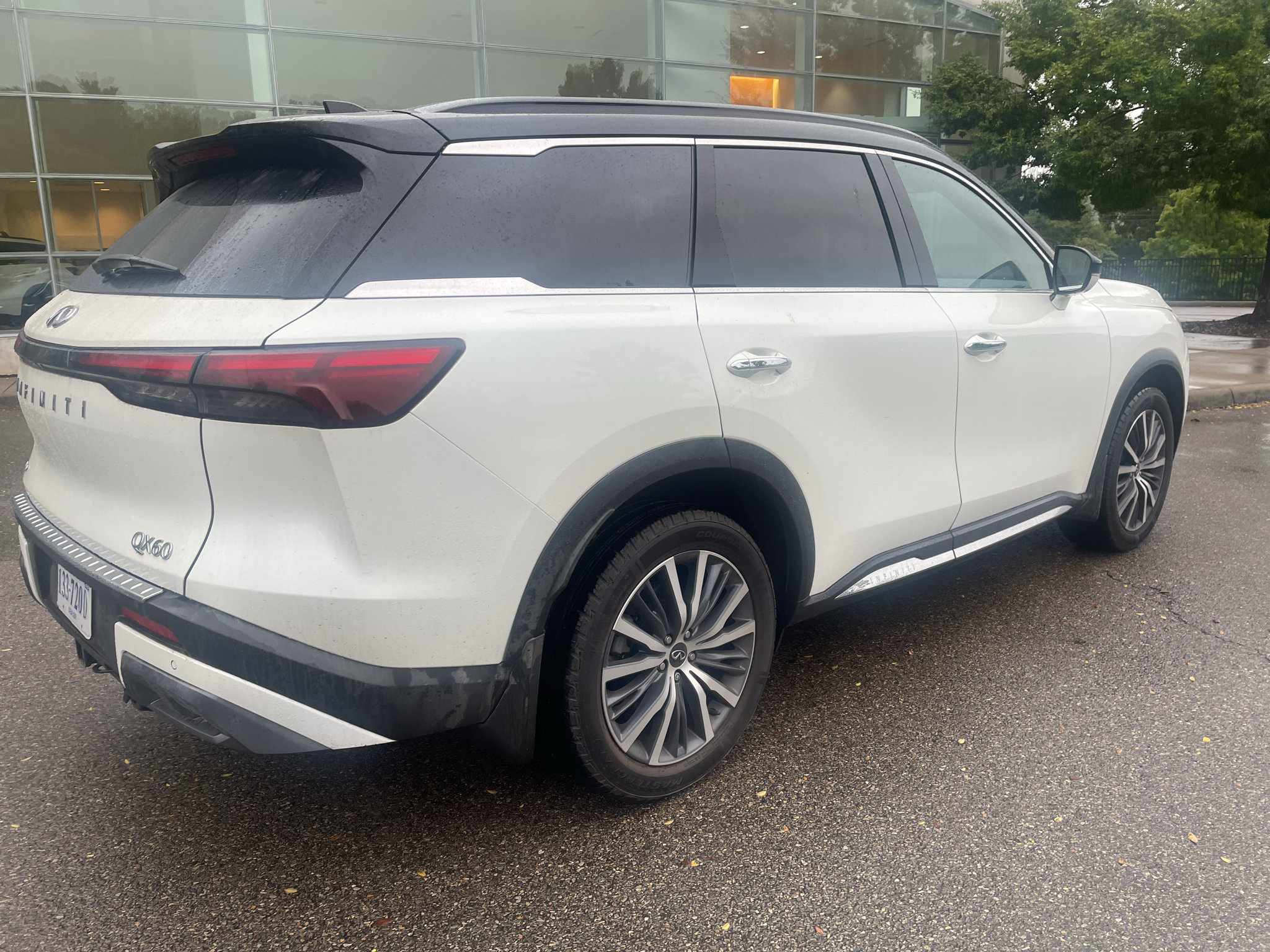 Used 2023 INFINITI QX60 Autograph AWD/4WD image 3