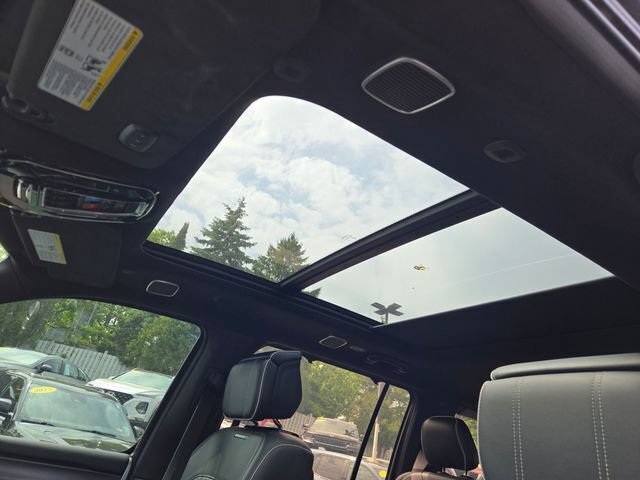 Certified 2024 Jeep Grand Wagoneer Series II Obsidian w/ Quick Order Packagew 28T AWD/4WD image 34