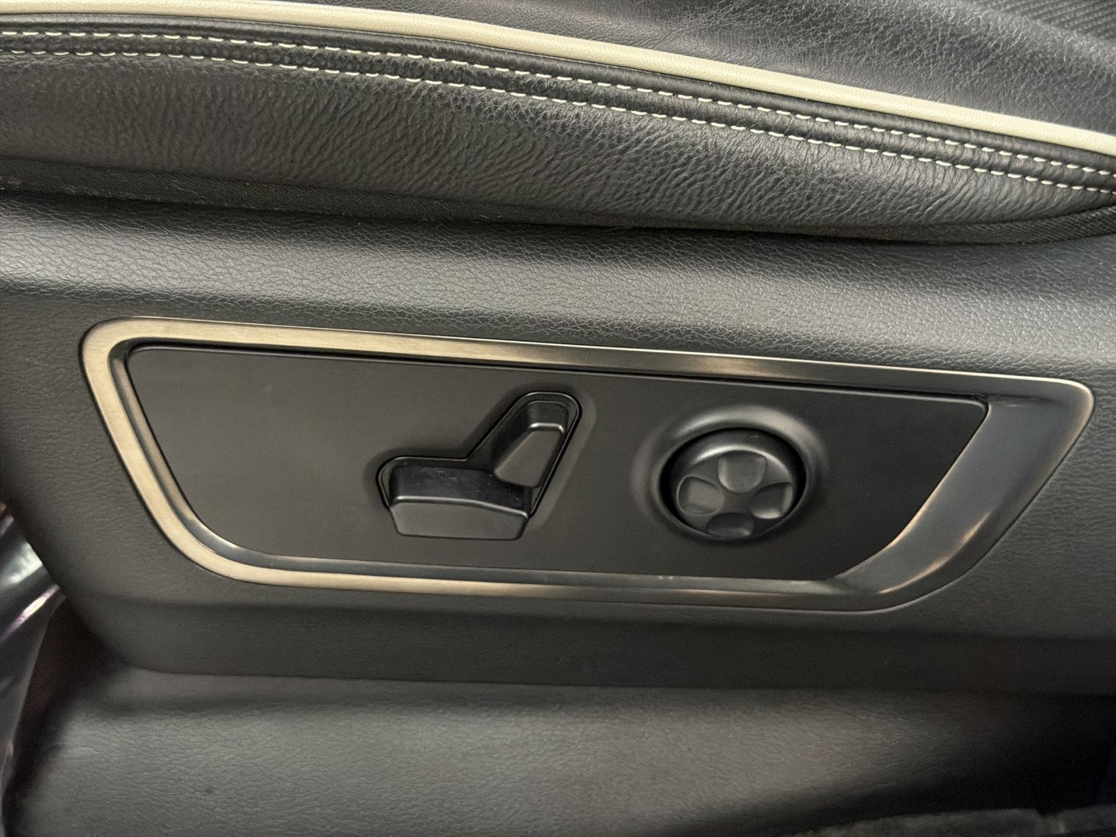 Used 2021 RAM 1500 Limited w/ Night Edition AWD/4WD image 14