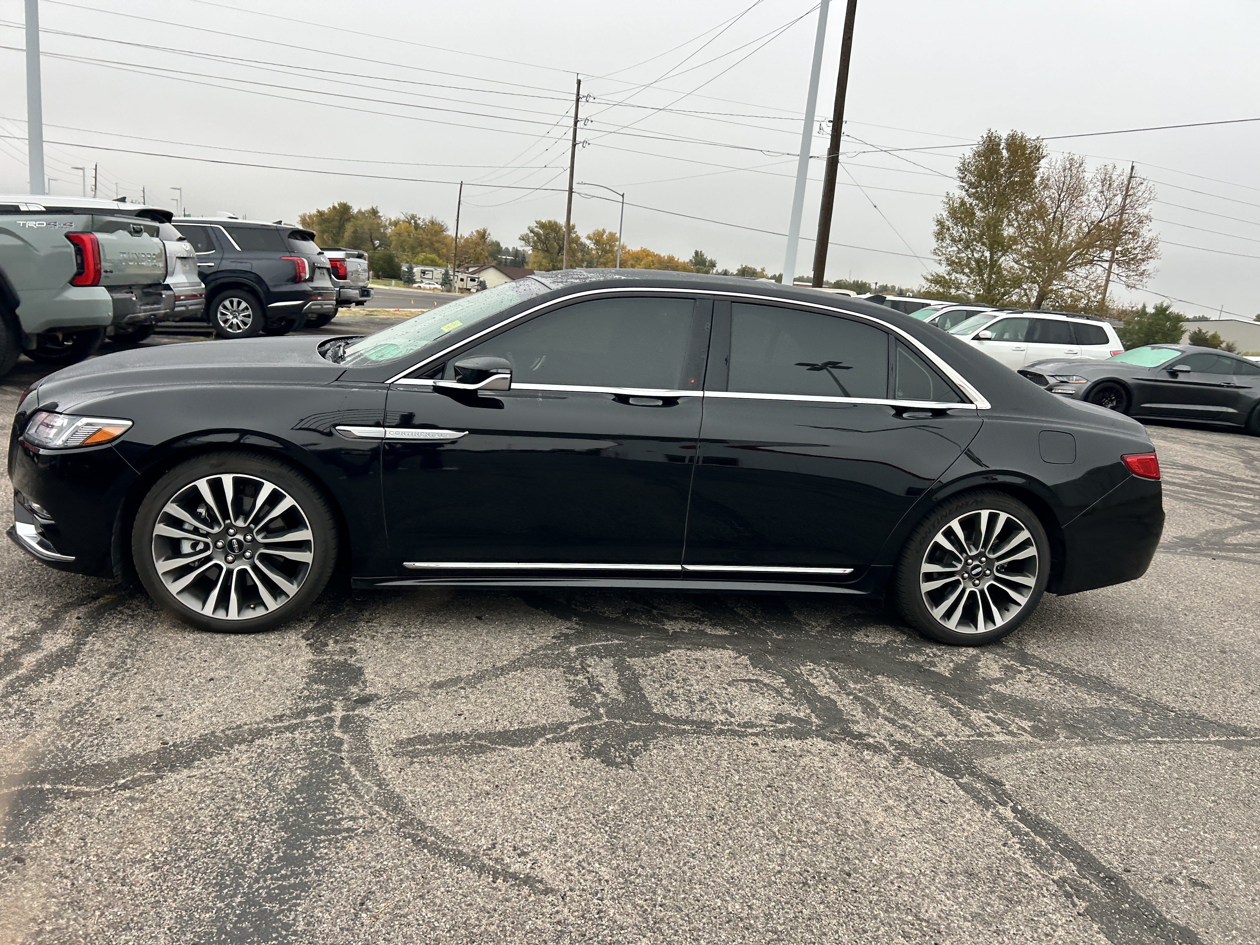 Used 2018 Lincoln Continental Reserve w/ Continental Climate Package AWD/4WD image 3