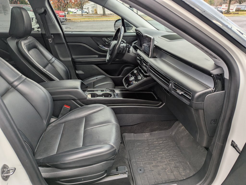 Used 2021 Lincoln Corsair AWD w/ Premium Package image 17