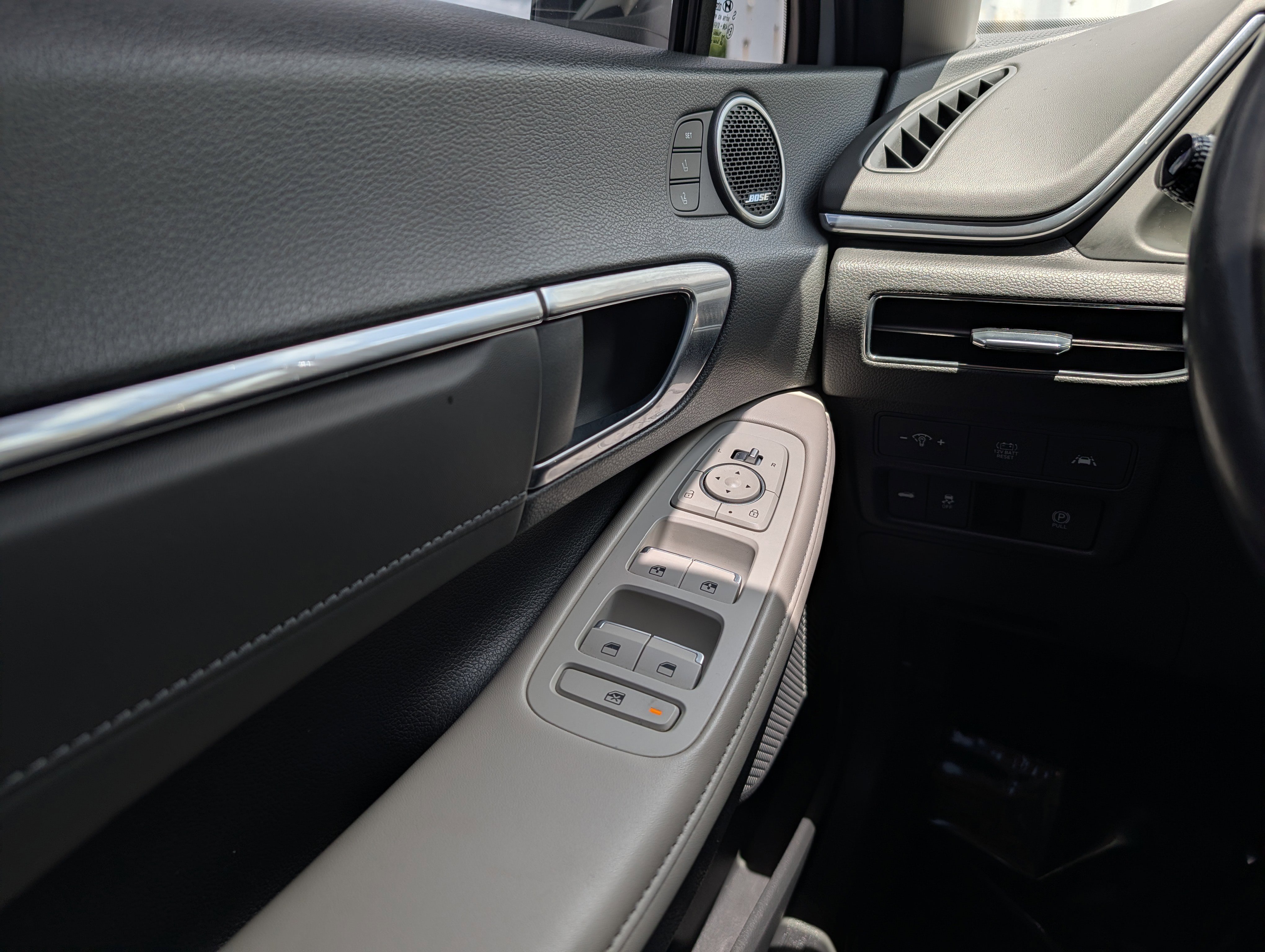 Used 2023 Hyundai Sonata Limited w/ Cargo Package FWD image 23