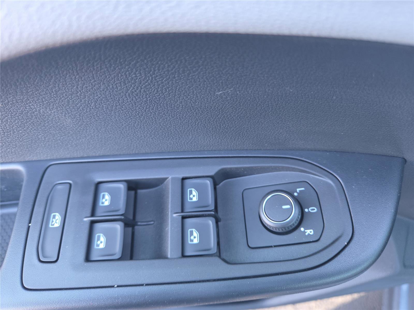 New 2026 Volkswagen Taos S image 13