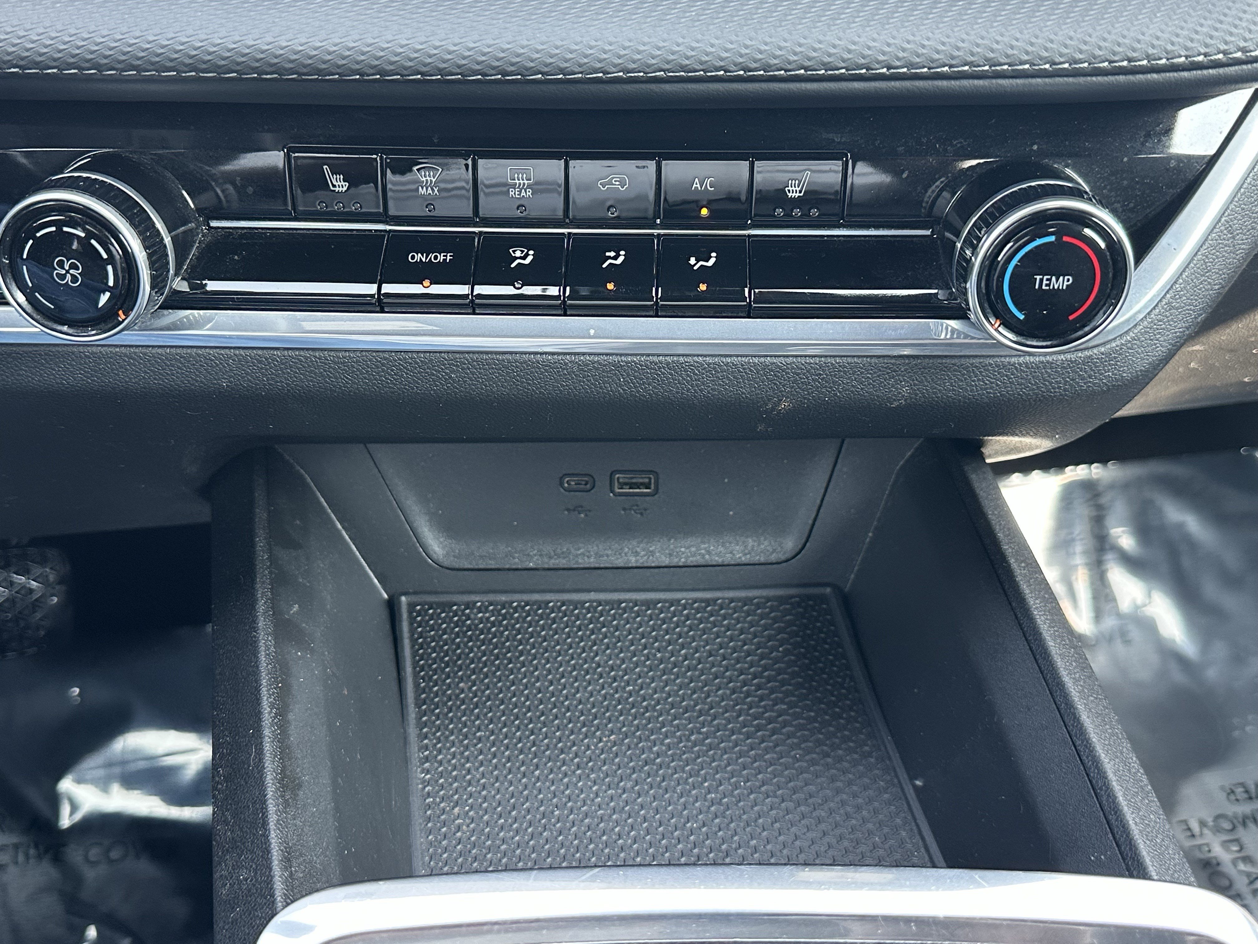Used 2025 Chevrolet Equinox LT FWD image 29