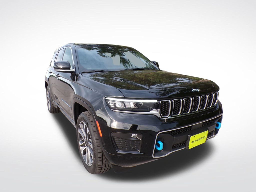 Used 2023 Jeep Grand Cherokee Overland w/ Luxury Tech Group IV AWD/4WD image 7