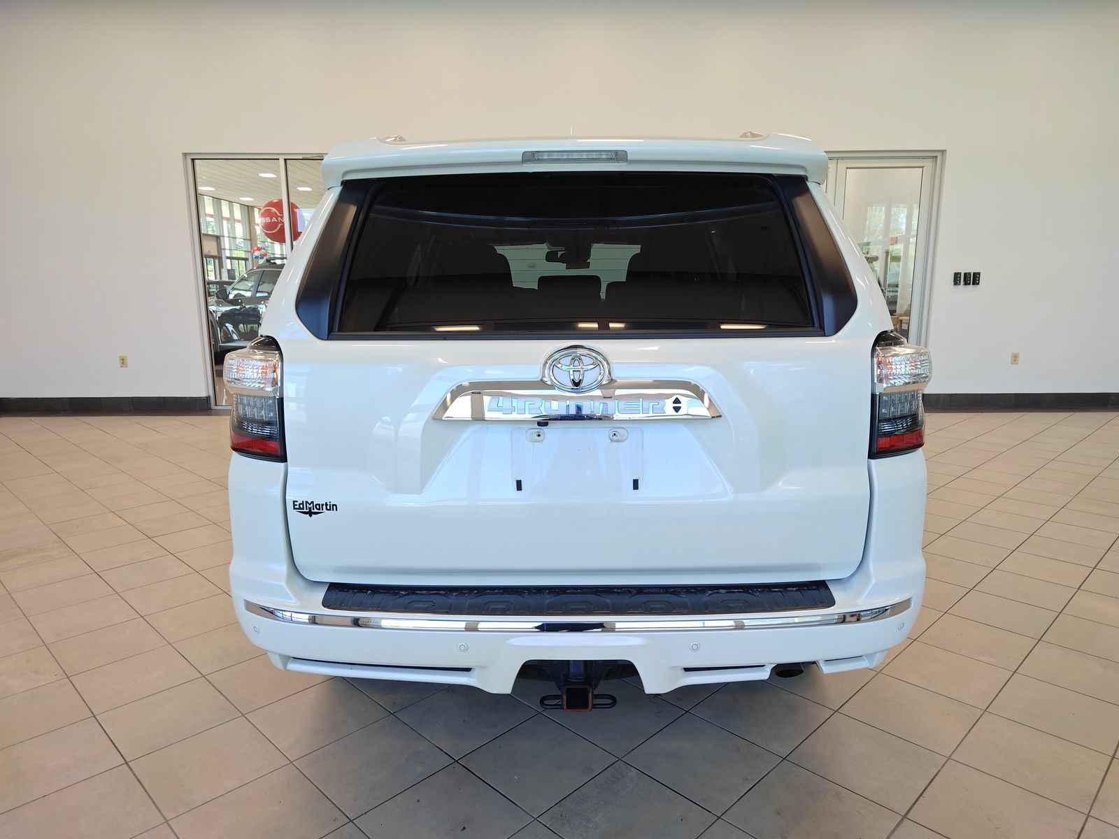 Used 2023 Toyota 4Runner Limited AWD/4WD image 4