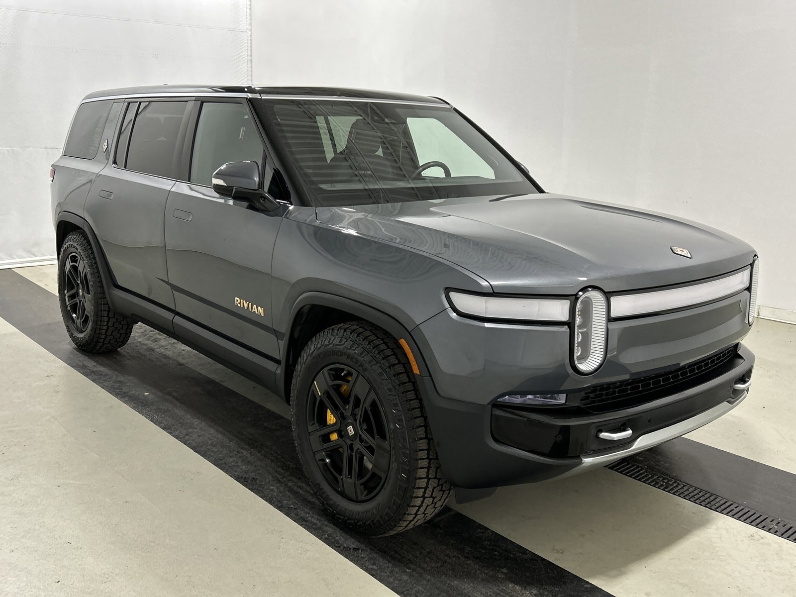 Used 2022 Rivian R1S Launch Edition image 7