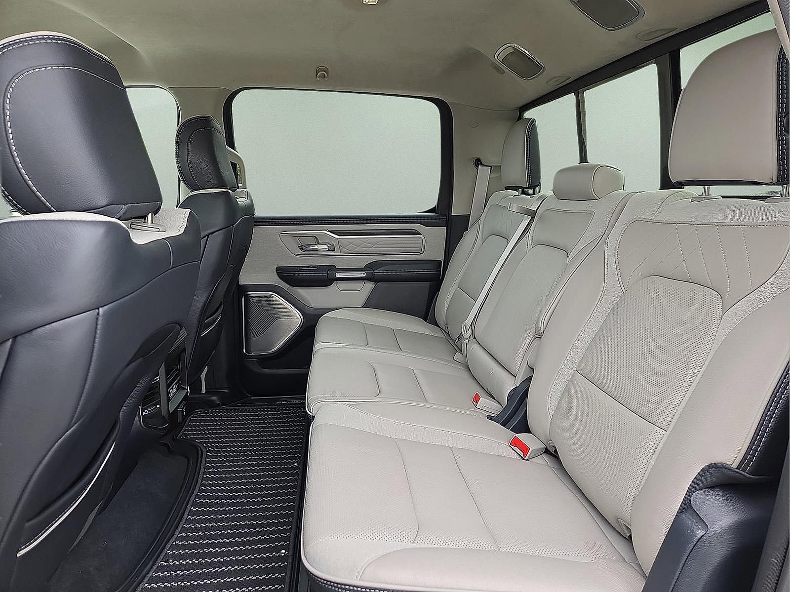 Used 2023 RAM 1500 Limited AWD/4WD image 10