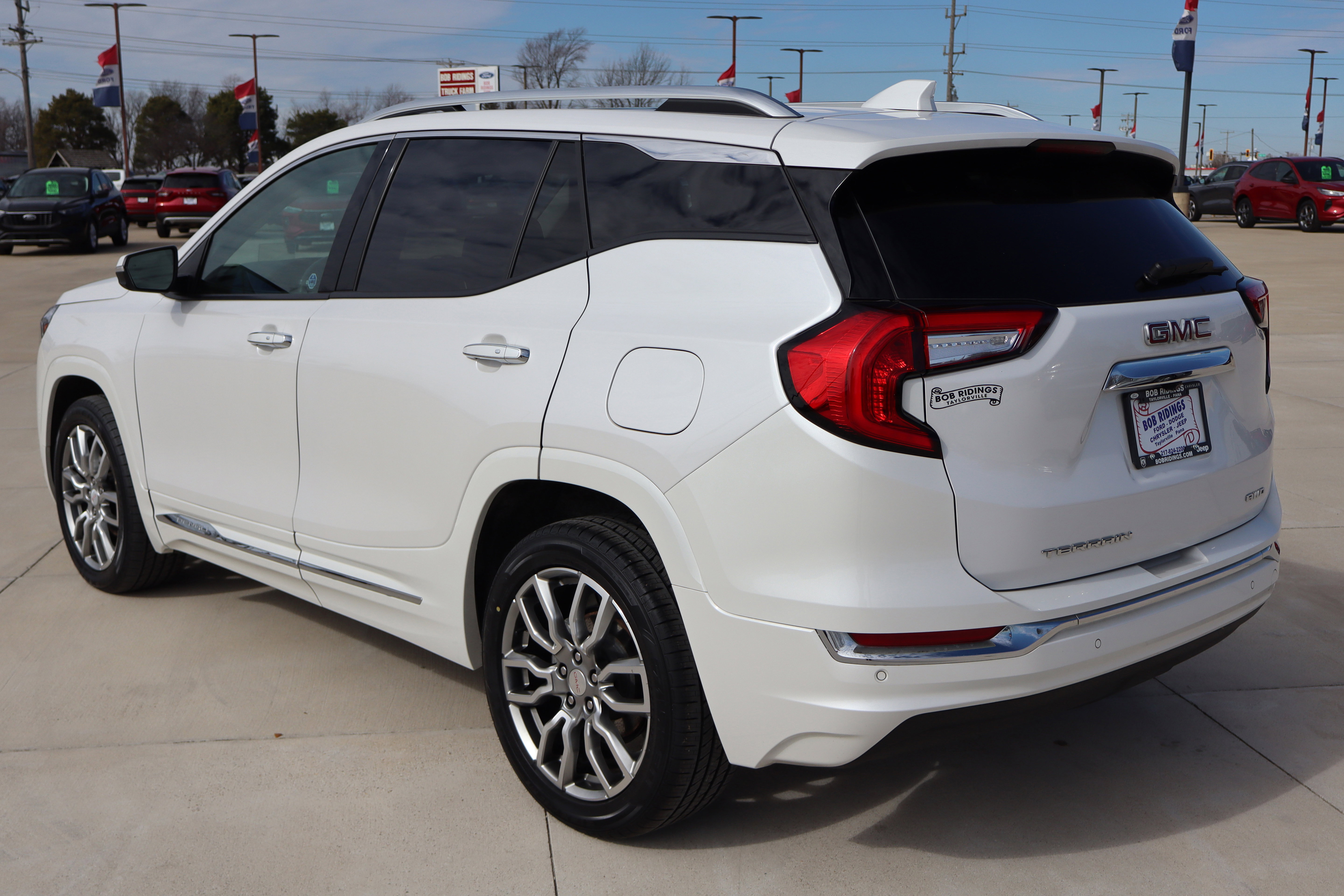 Used 2023 GMC Terrain Denali w/ Denali Premium Package image 8