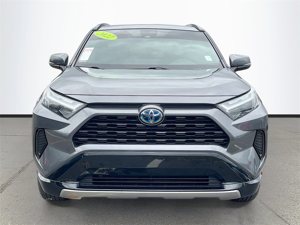 Used 2022 Toyota RAV4 SE image 2