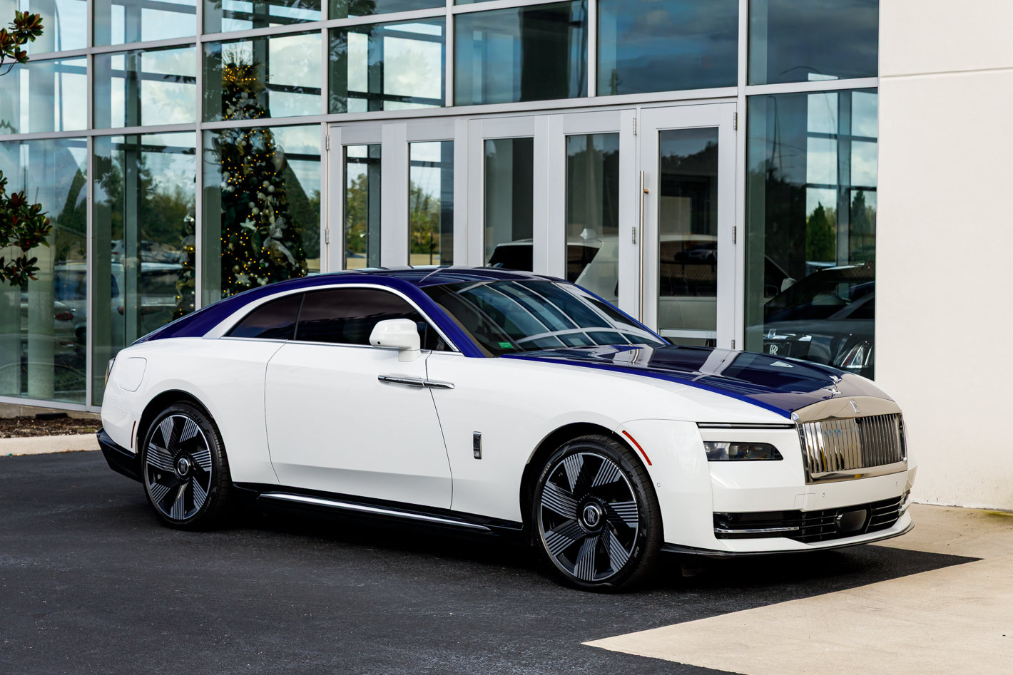 Used 2024 Rolls-Royce Spectre w/ Spectre Launch Package AWD/4WD image 23