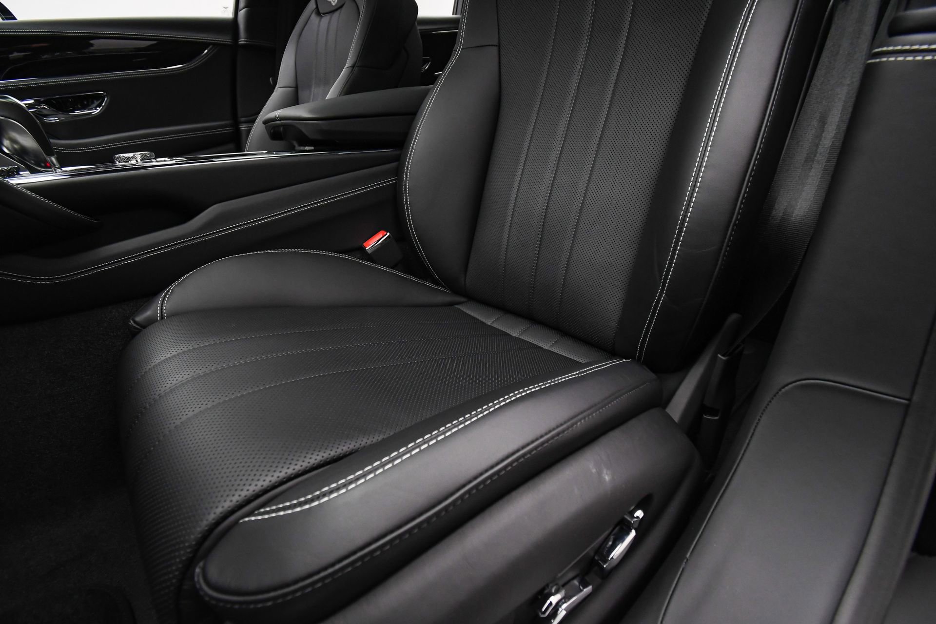 New 2026 Bentley Flying Spur Plug-In Hybrid image 49