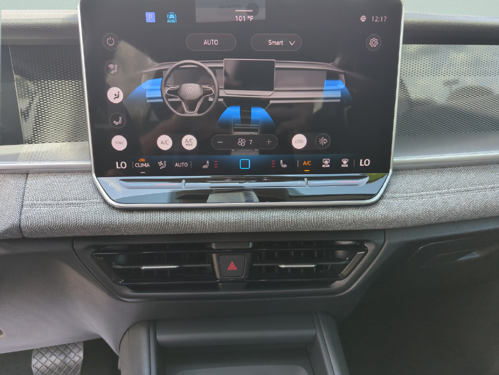 Used 2025 Volkswagen Tiguan S FWD image 35