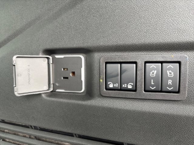 Used 2026 Chevrolet Tahoe Premier AWD/4WD image 37
