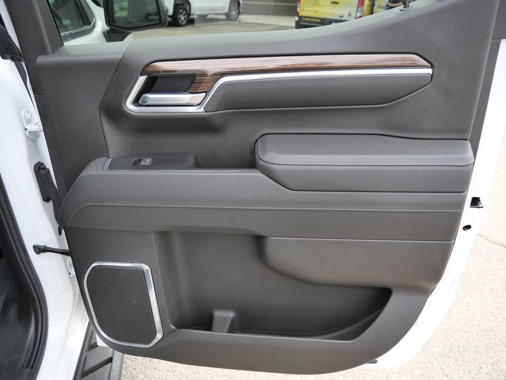 Used 2025 Chevrolet Silverado 1500 LT w/ Work Truck Package AWD/4WD image 20