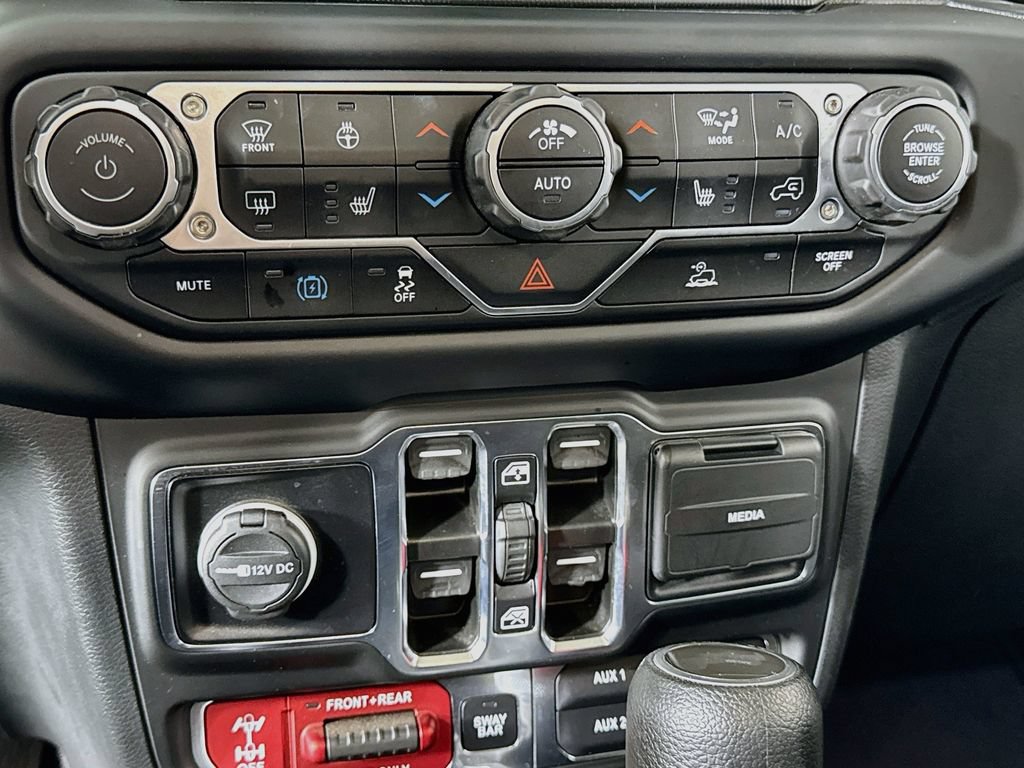 Used 2023 Jeep Wrangler Unlimited Rubicon 4xe w/ Cold Weather Group AWD/4WD image 17