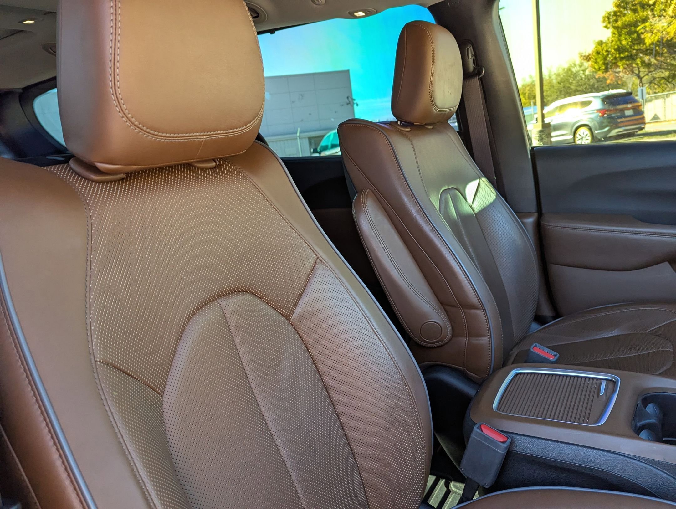 Used 2019 Chrysler Pacifica Limited image 27