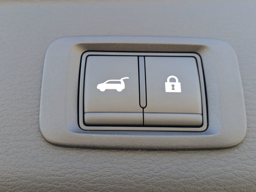 New 2026 Mitsubishi Outlander SEL FWD image 13