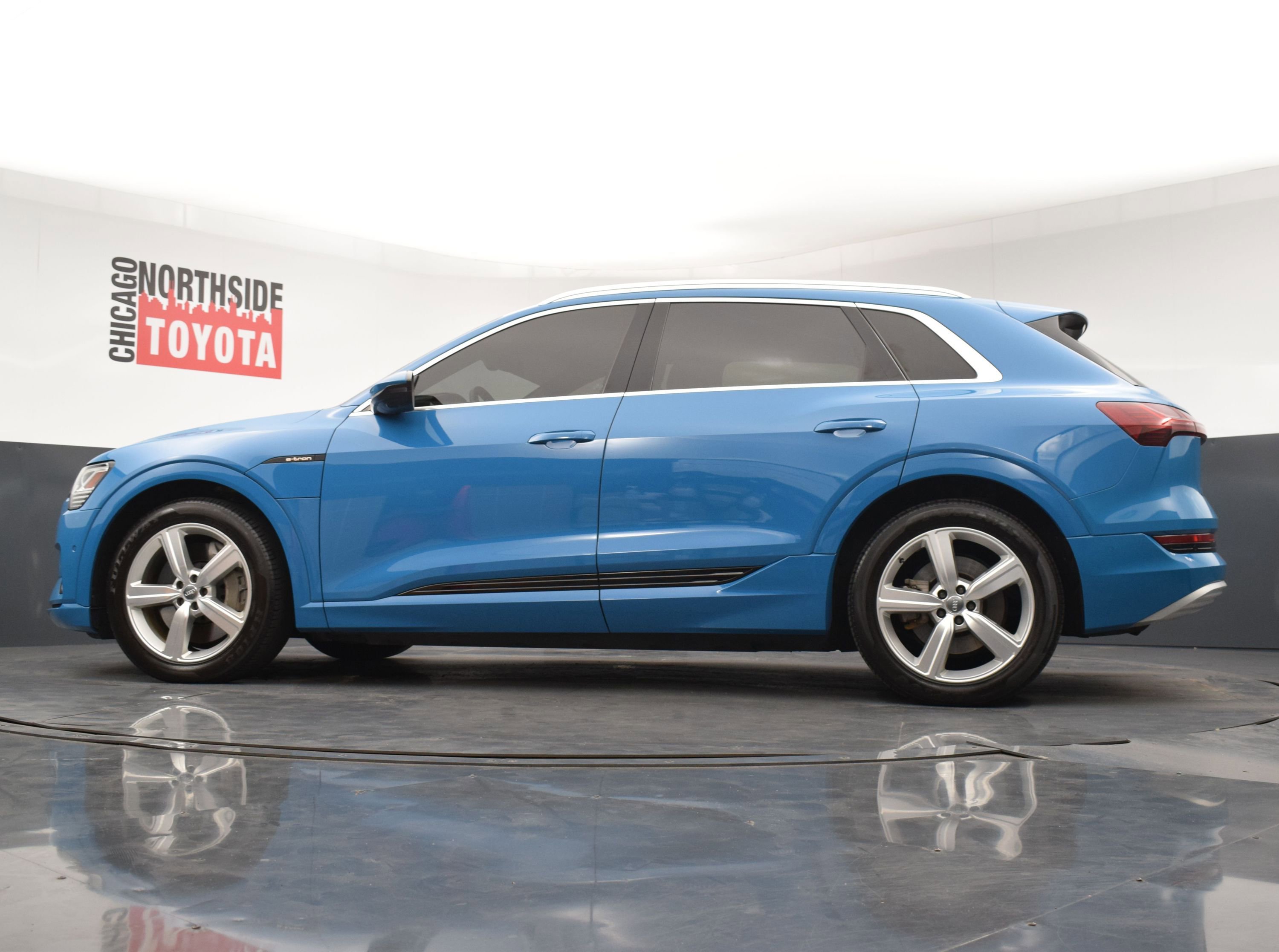 Used 2019 Audi e-tron Premium Plus AWD/4WD image 43