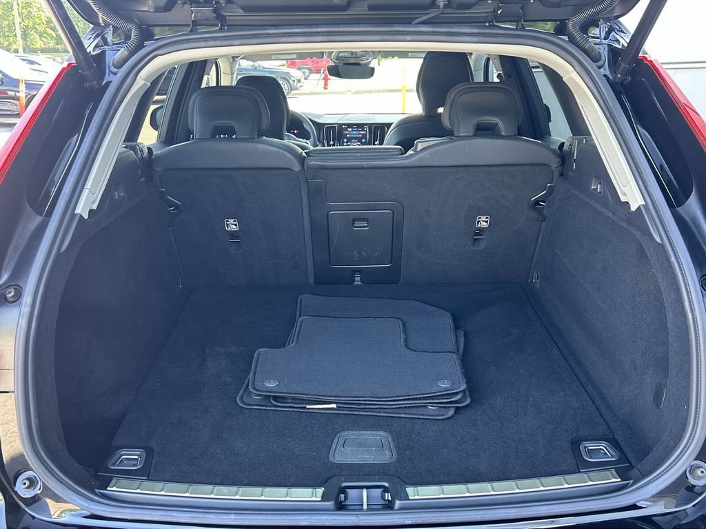 Certified 2024 Volvo XC60 B5 Plus w/ Climate Package AWD/4WD image 27