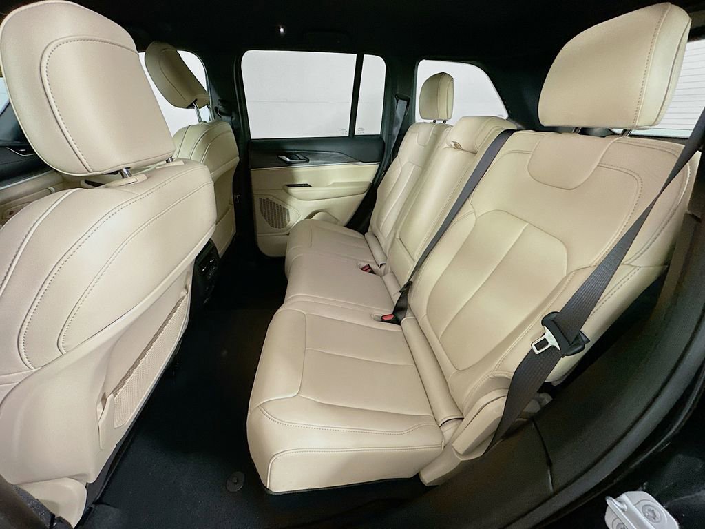 Certified 2025 Jeep Grand Cherokee Limited image 35