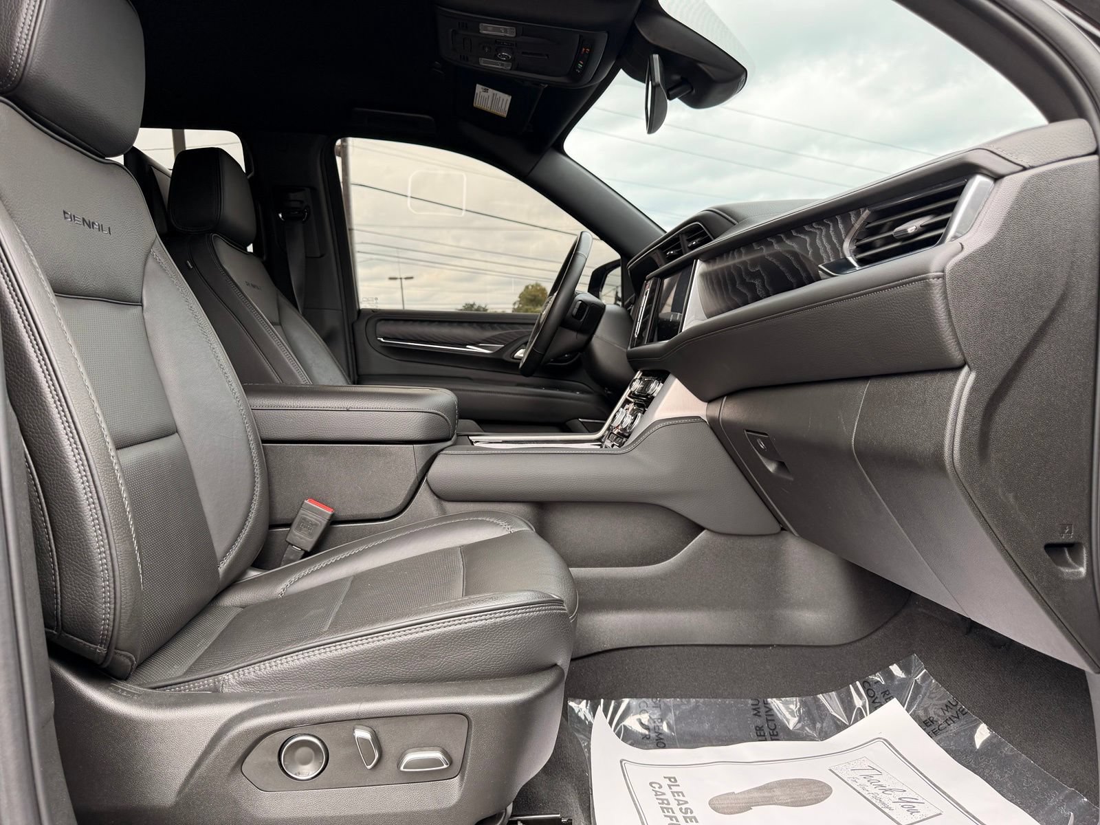 Used 2024 GMC Yukon Denali AWD/4WD image 41
