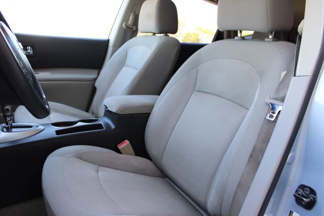 Used 2011 Nissan Rogue SV w/ Premium Pkg AWD/4WD image 18