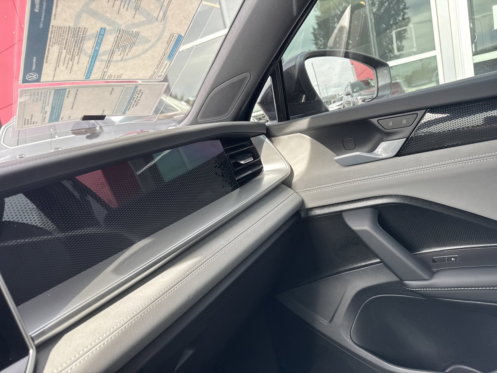 New 2026 Volkswagen Tiguan SE R-Line image 24