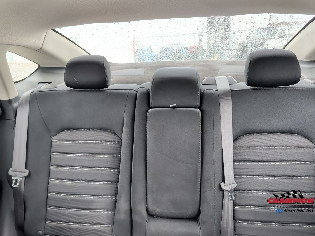 Used 2016 Ford Fusion SE FWD image 26