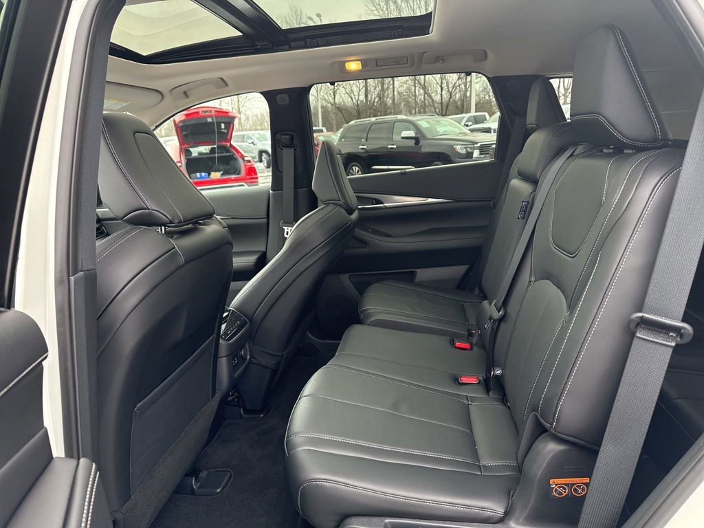 Used 2023 INFINITI QX60 Luxe w/ Cargo Package image 13