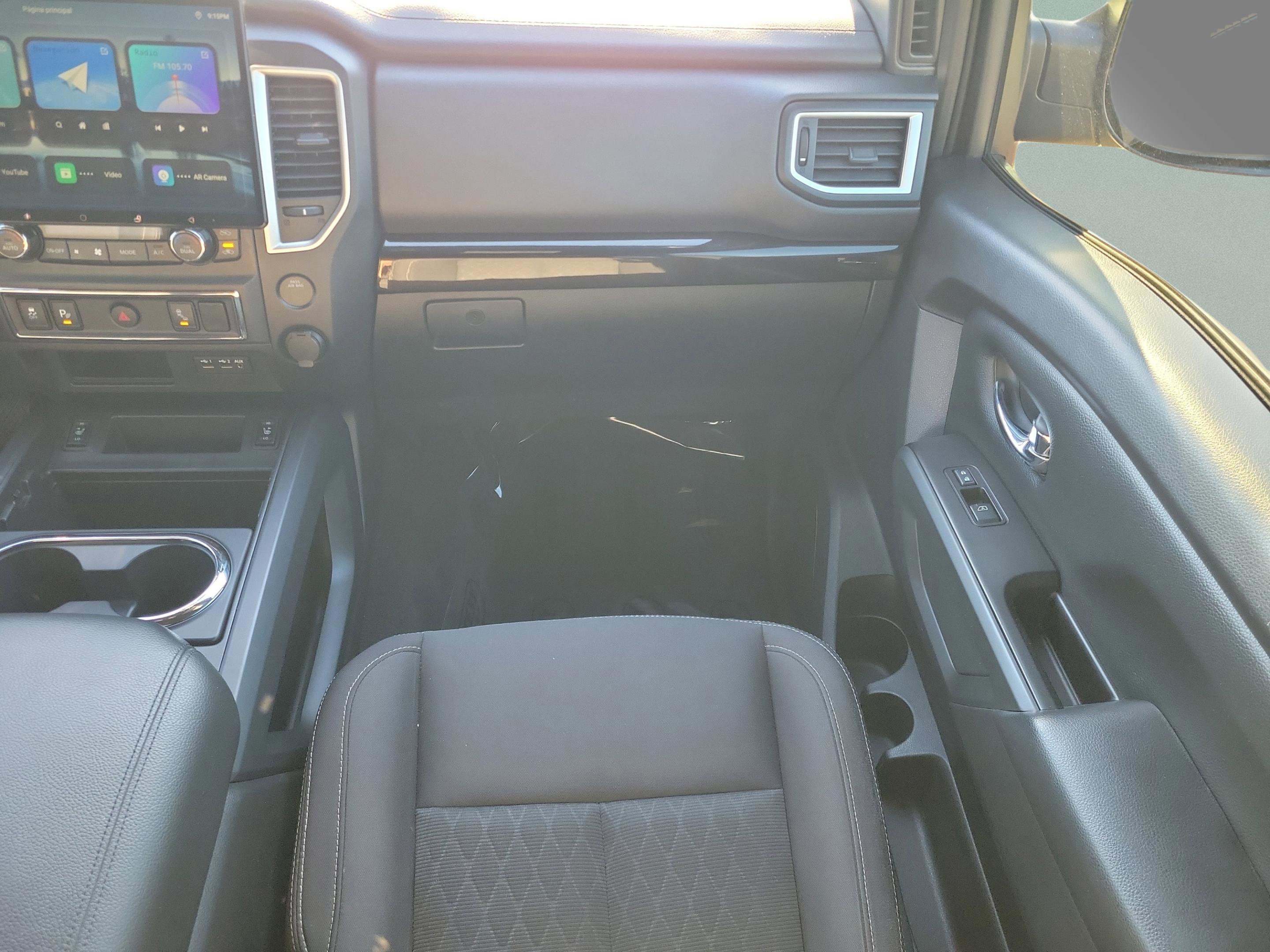 Used 2019 Nissan Titan SV w/ SV Convenience Package image 16