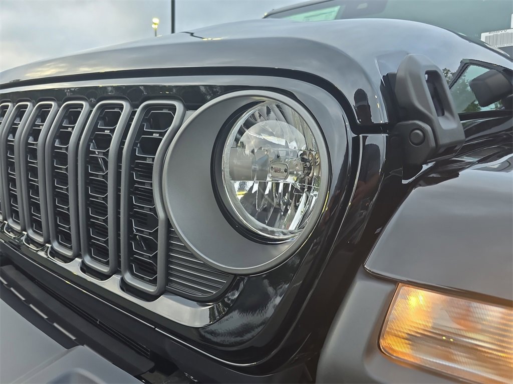 New 2025 Jeep Gladiator Sport image 30