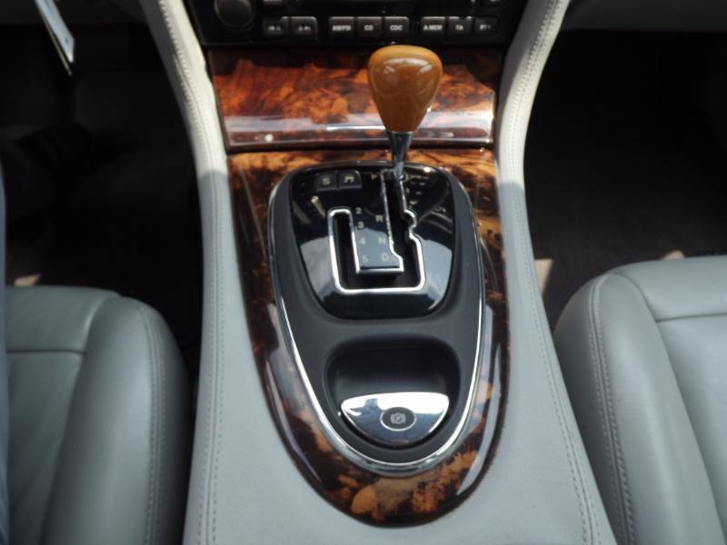 Used 2004 Jaguar XJ8 RWD image 19