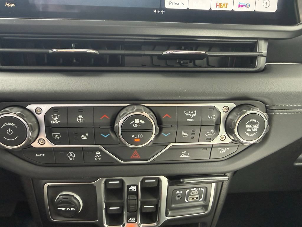 New 2026 Jeep Gladiator Sport AWD/4WD image 18