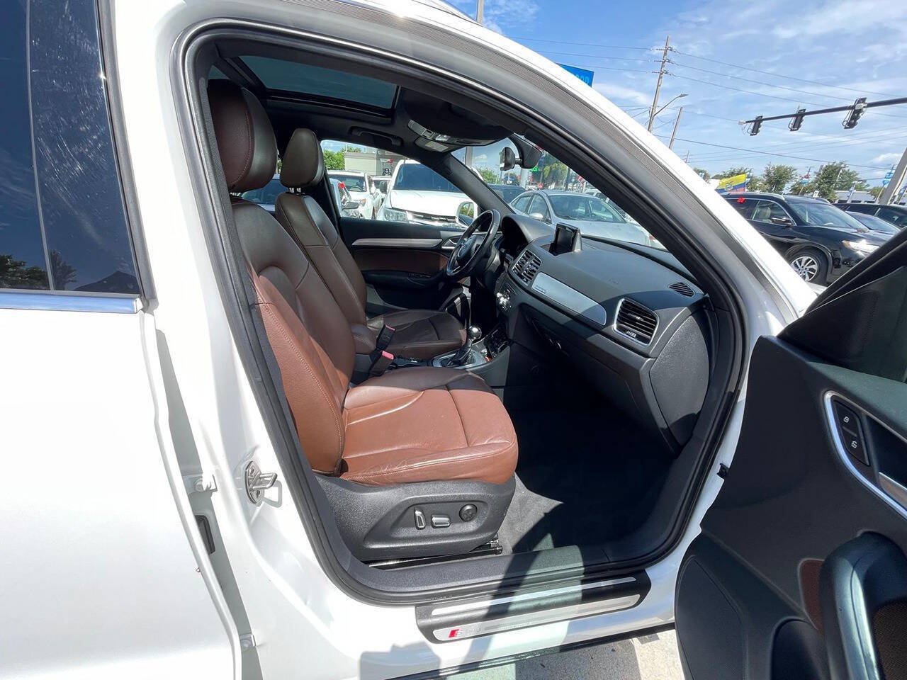 Used 2018 Audi Q3 2.0T Premium Plus AWD/4WD image 25