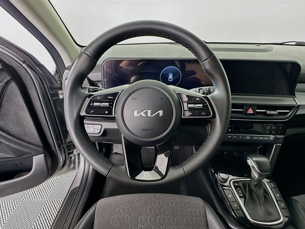 Used 2024 Kia Seltos S AWD/4WD image 11