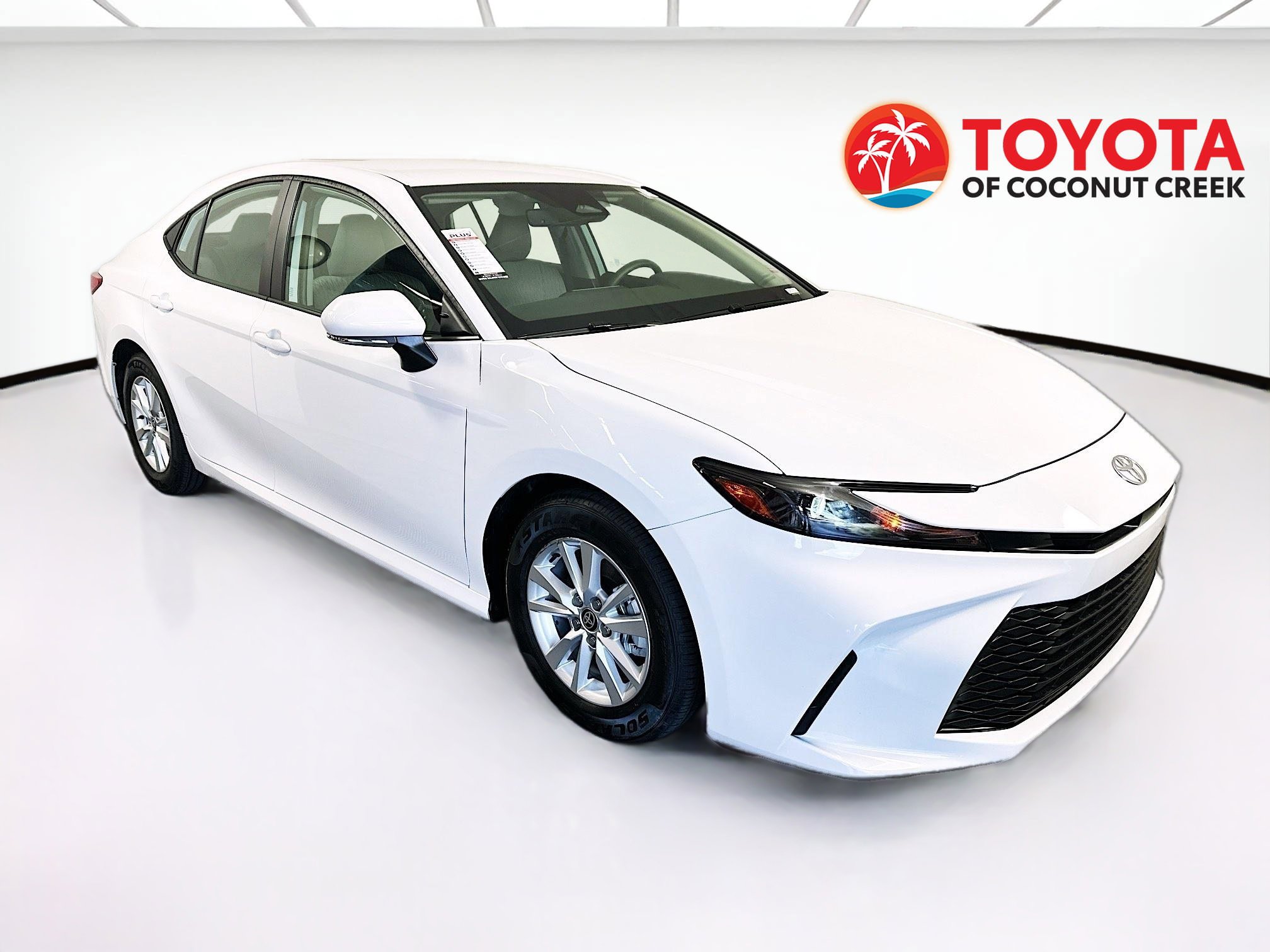 Used 2025 Toyota Camry LE image 1