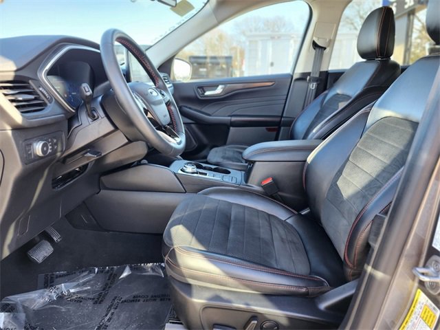 Certified 2021 Ford Escape SEL w/ SEL Stealth AWD Package image 18