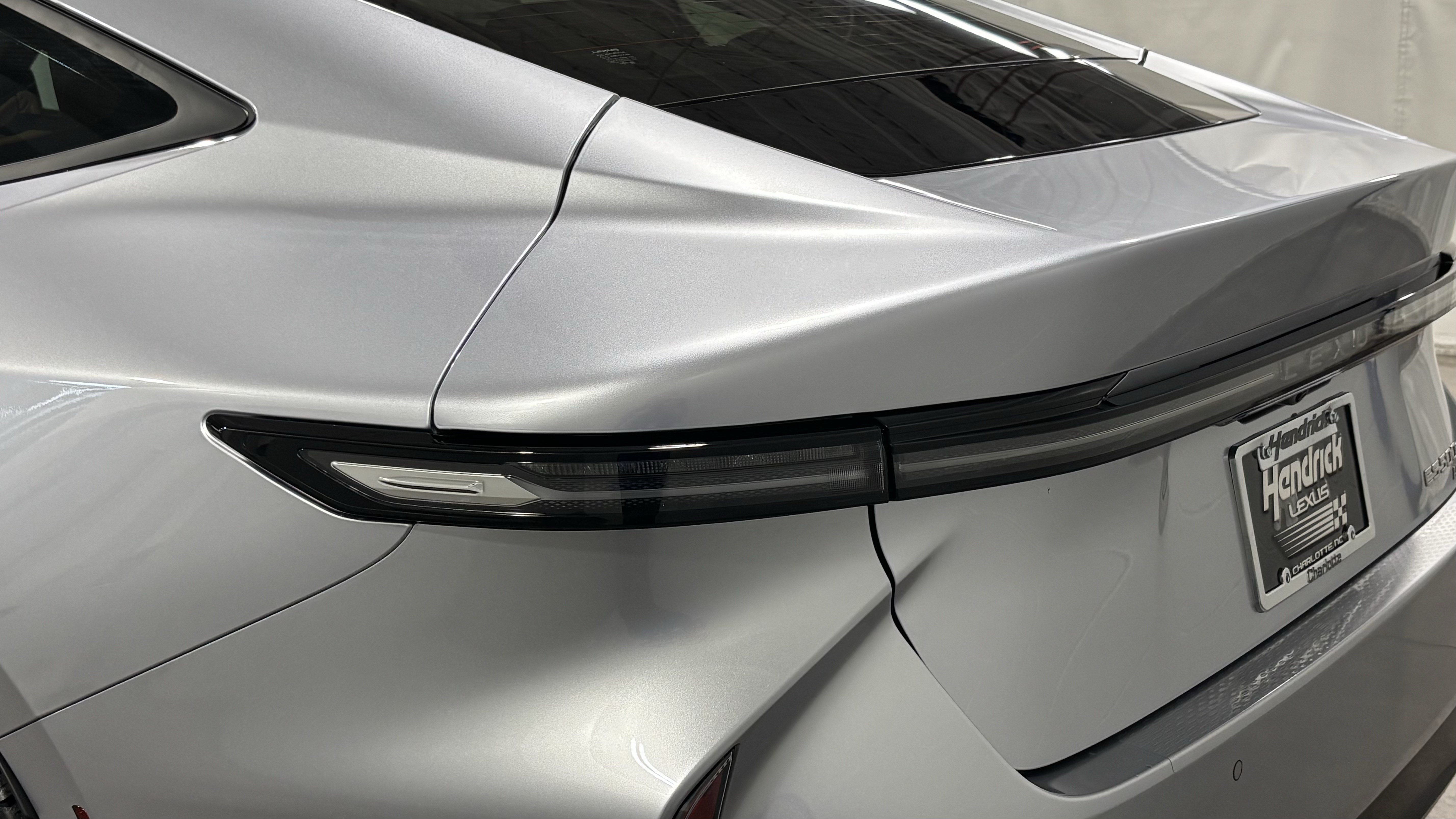 New 2026 Lexus ES 500e AWD/4WD image 11