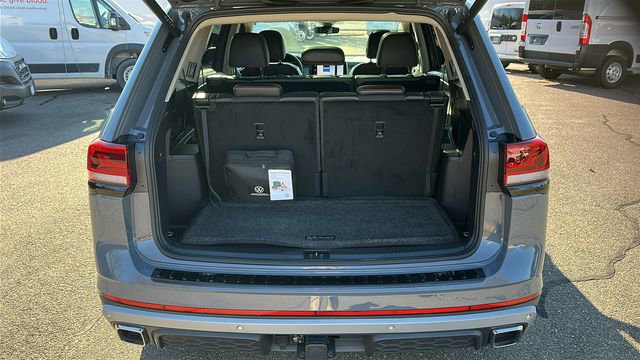 Used 2025 Volkswagen Atlas Peak Edition SE image 26