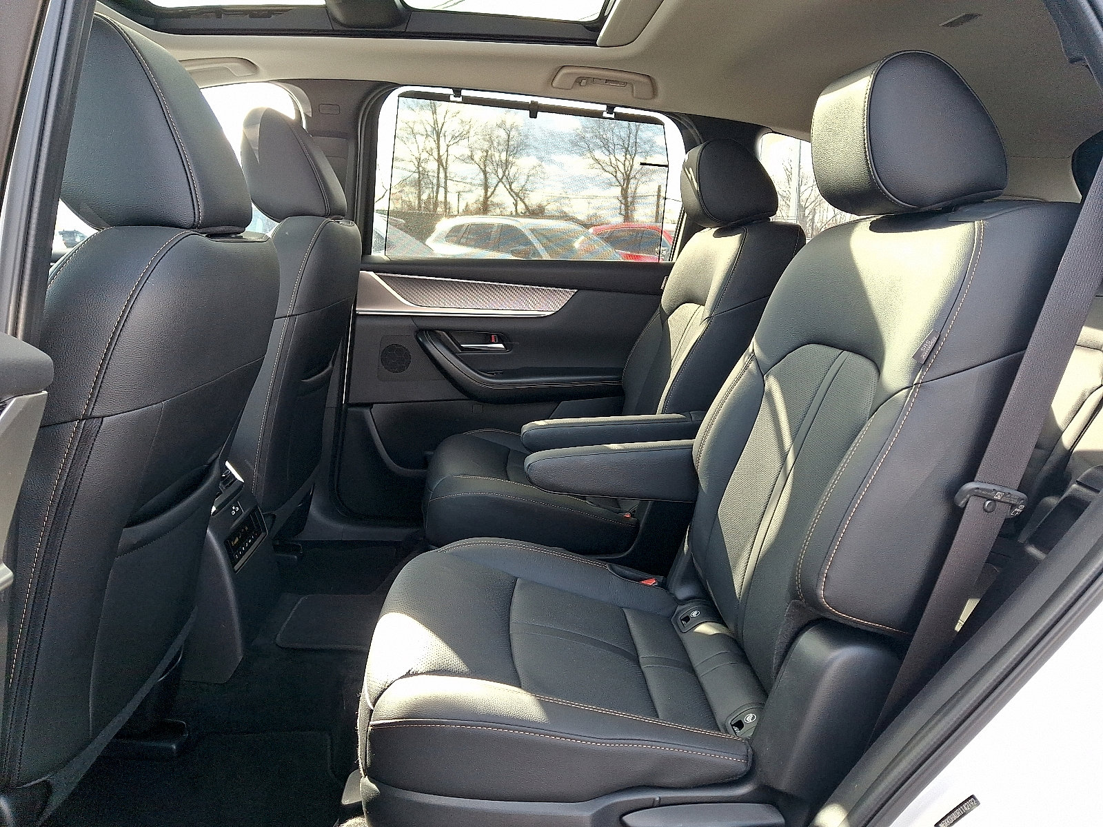 Certified 2024 MAZDA CX-90 Plug-In Hybrid w/ Premium Pkg image 11