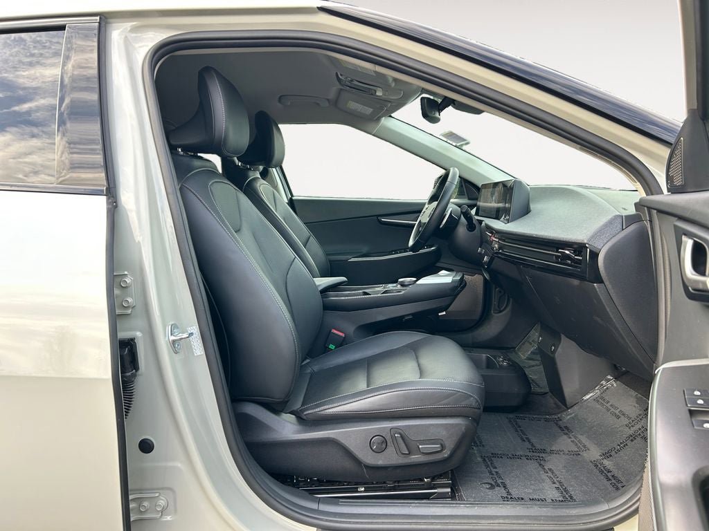 Used 2023 Kia EV6 Wind w/ Wind Technology Package AWD/4WD image 10