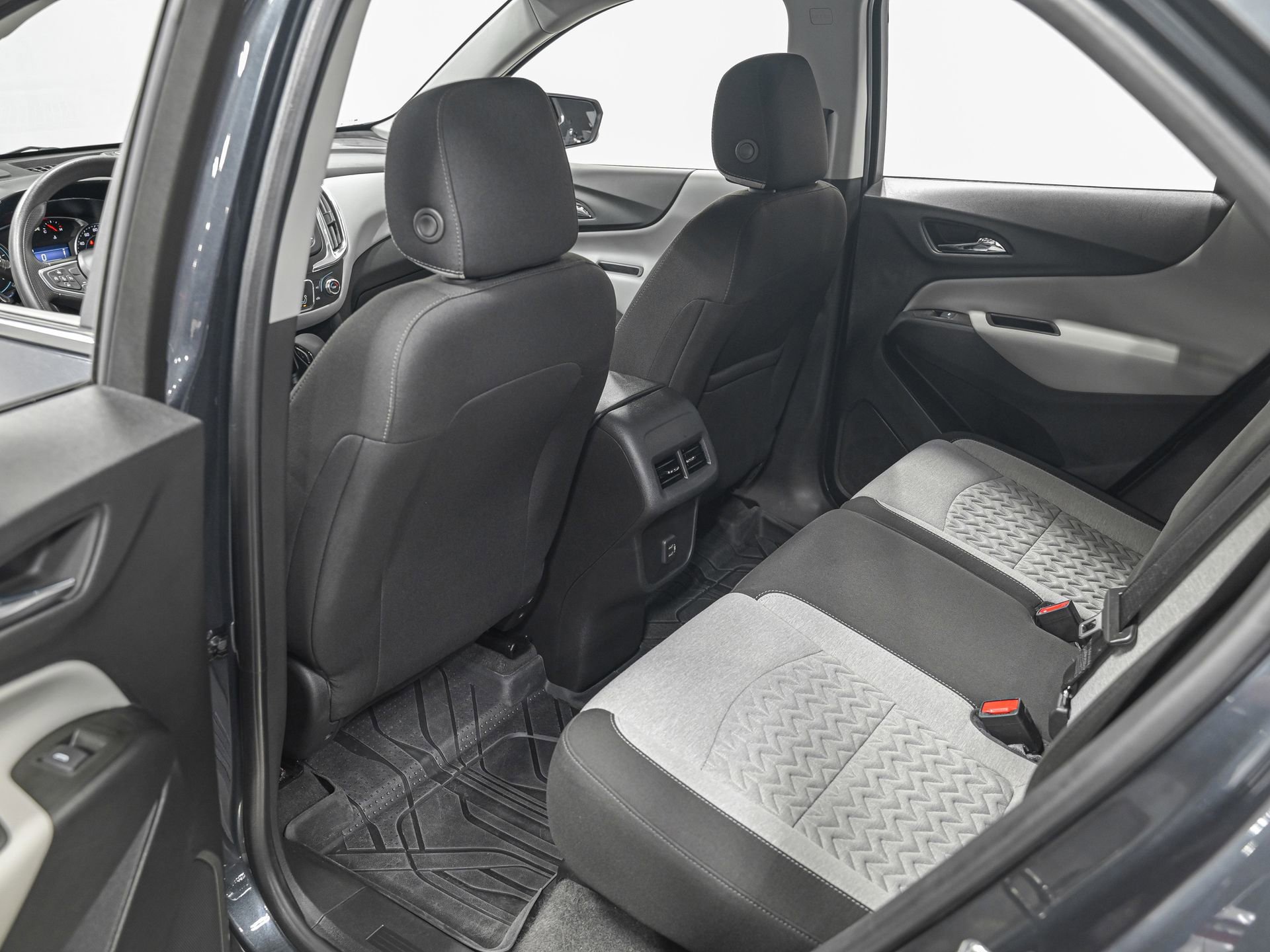 Used 2022 Chevrolet Equinox LS w/ LS Convenience Package image 28