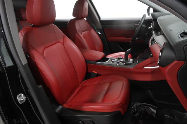 Used 2020 Alfa Romeo Stelvio Ti AWD/4WD image 16