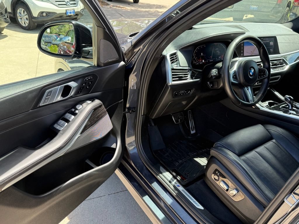 Used 2020 BMW X7 xDrive40i w/ M Sport Package AWD/4WD image 12
