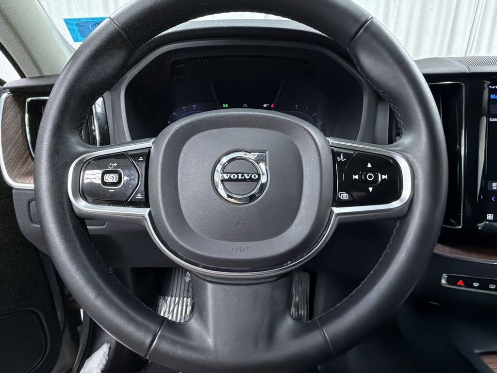 Certified 2024 Volvo XC60 B5 Plus w/ Climate Package image 16
