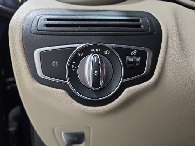 Used 2022 Mercedes-Benz GLC 300 4MATIC image 24