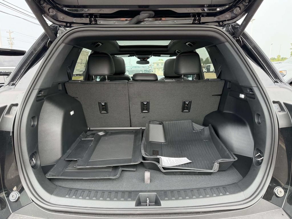 New 2027 Chevrolet Equinox RS w/ Convenience Package III AWD/4WD image 32