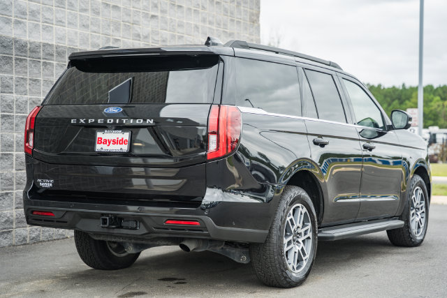 Used 2025 Ford Expedition Active AWD/4WD image 6